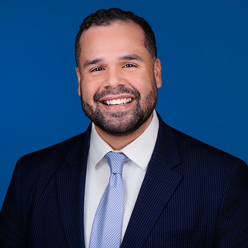 Enrique J. Pepén photo